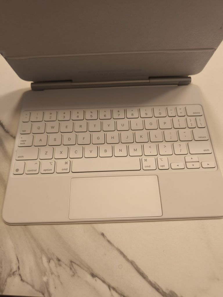 Etui z klawiatura Apple A2261
