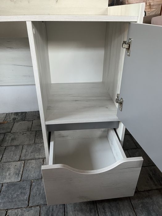 Zestaw mebli młodzieżowych