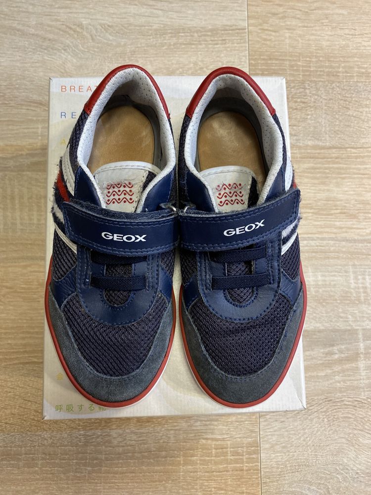 Sneakersy dziecięce firmy GEOX, J Alonisso B. E Navy/White, rozmiar 32
