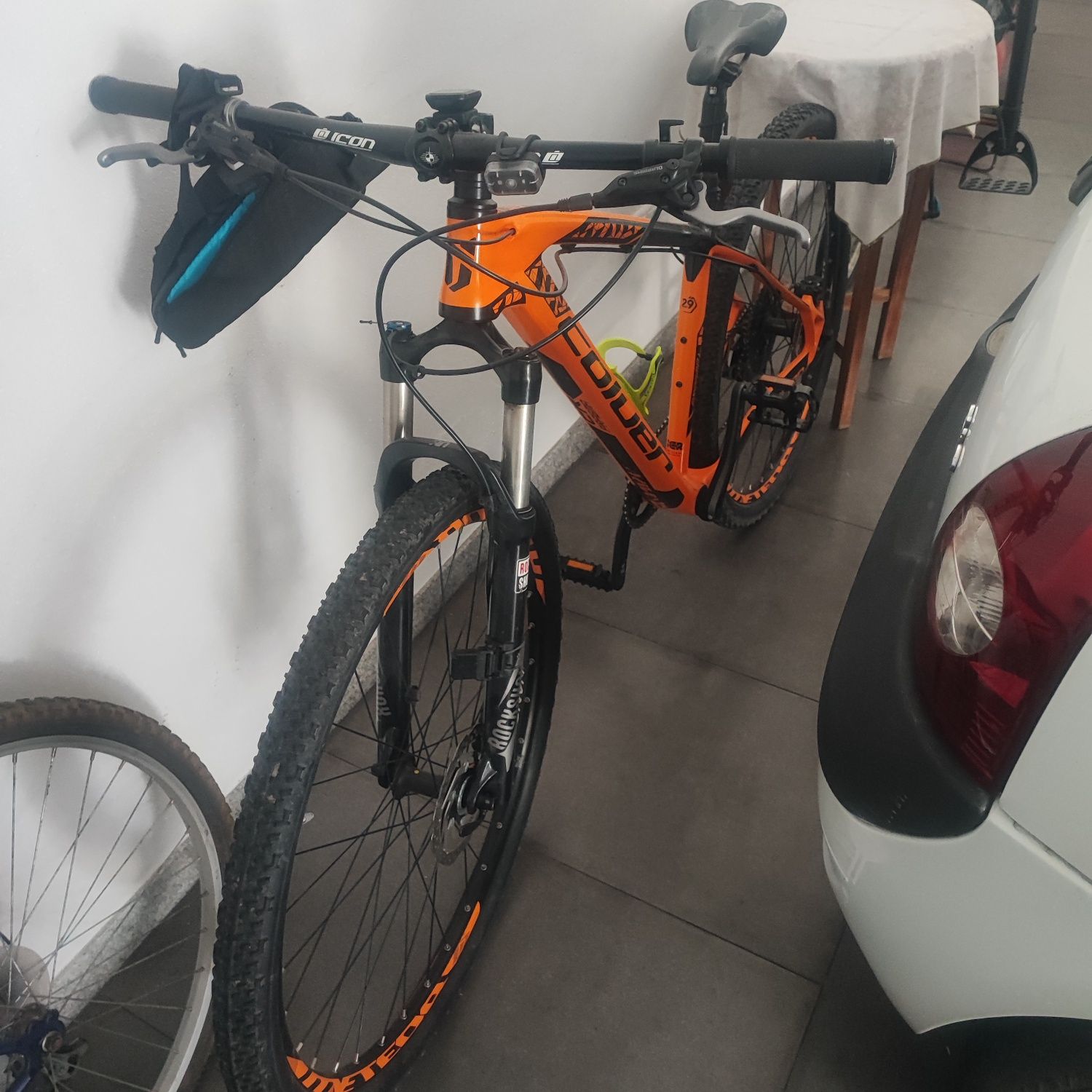 Bicicleta BTT Sava Carbon – RockShox – Rodas Carbono – Shimano Deore 1
