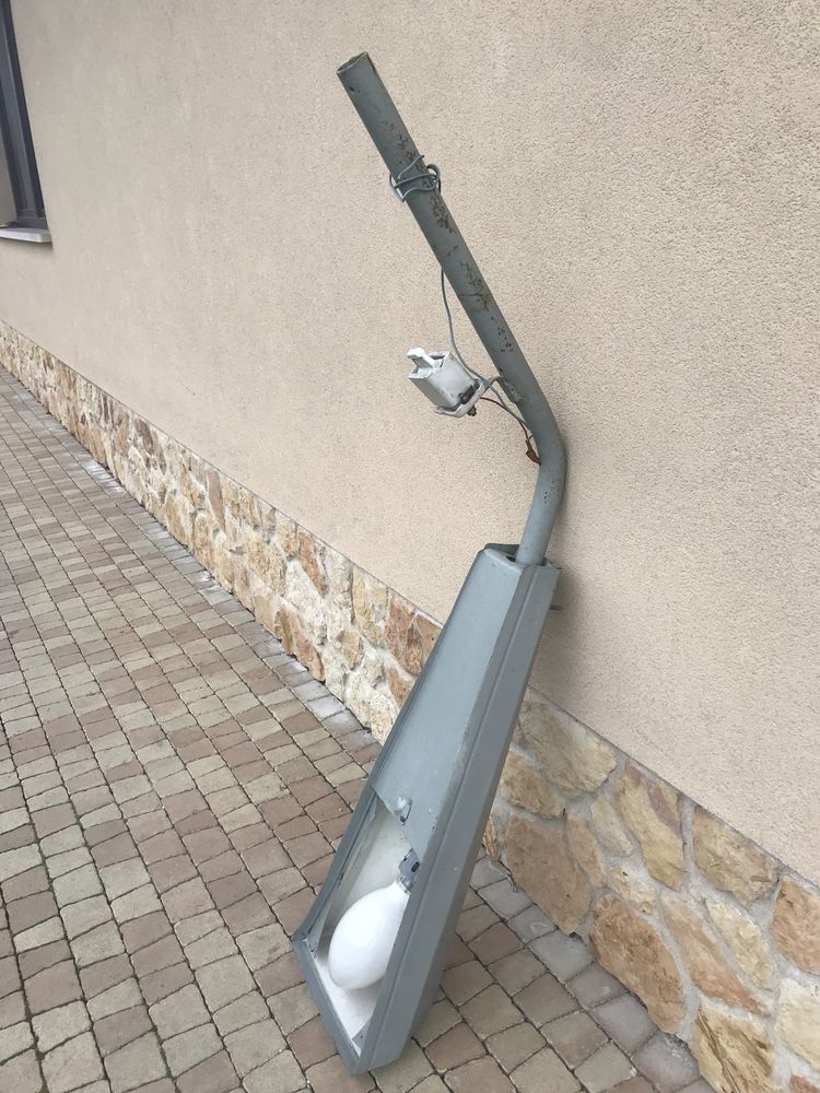 Sprzedam lampę jak na slupach