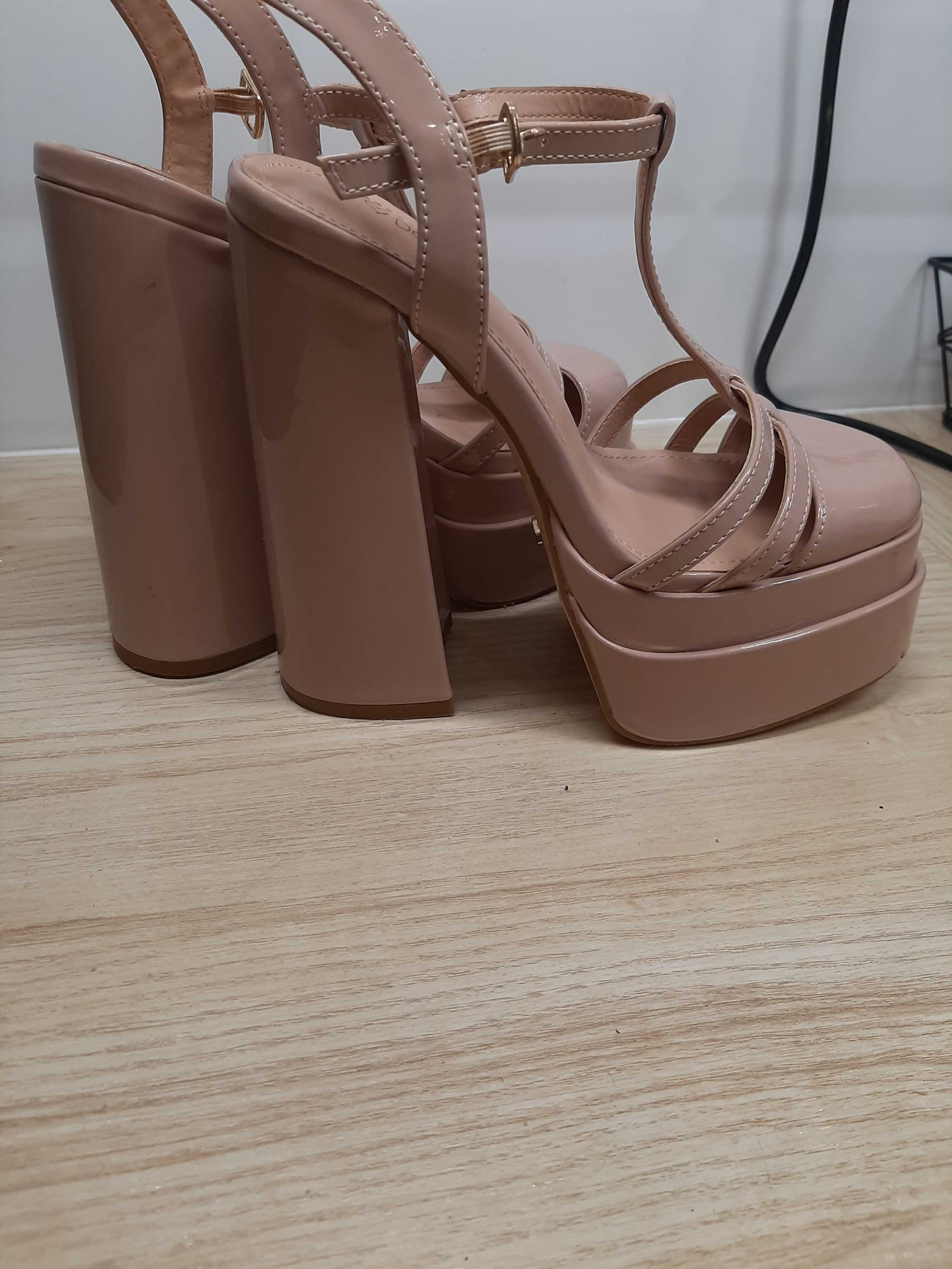 Nowe deezee 37 sandaky na koturnie