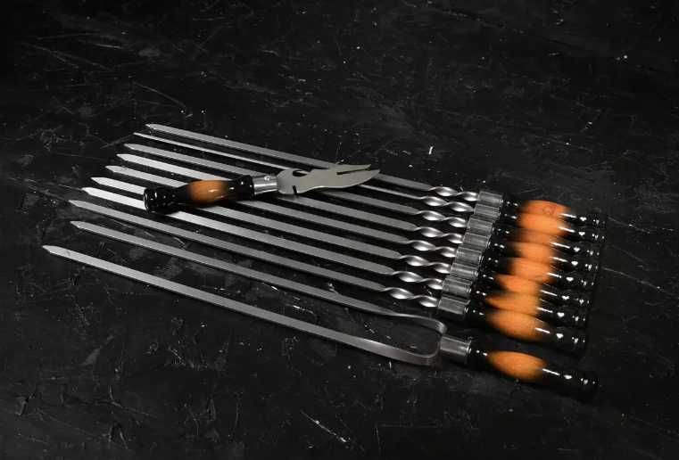 Шампуры на подарок,набор шампуров в чемодане Набір шампурів