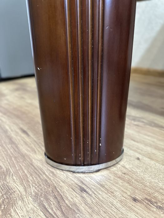 Кухонний стіл зі стільцями