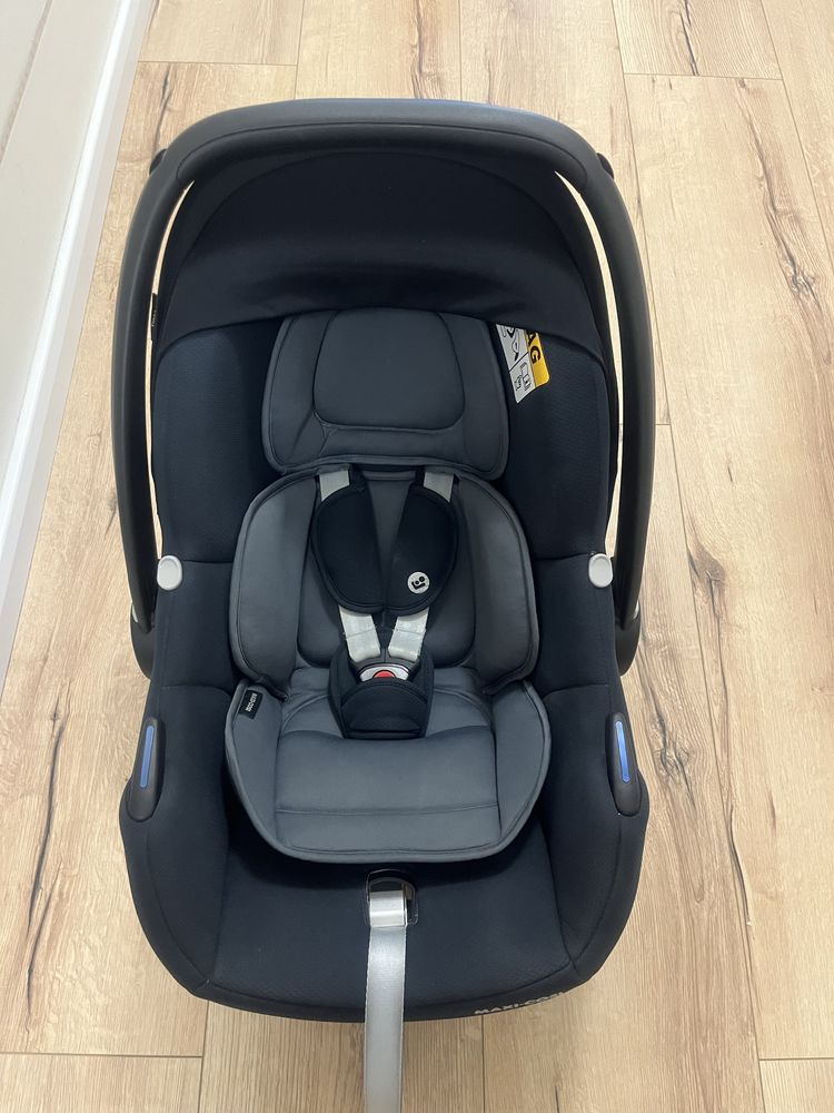 Lekki fotelik bezwypadkowy (łupina/nosidełko) Maxi Cosi Tinca z bazą