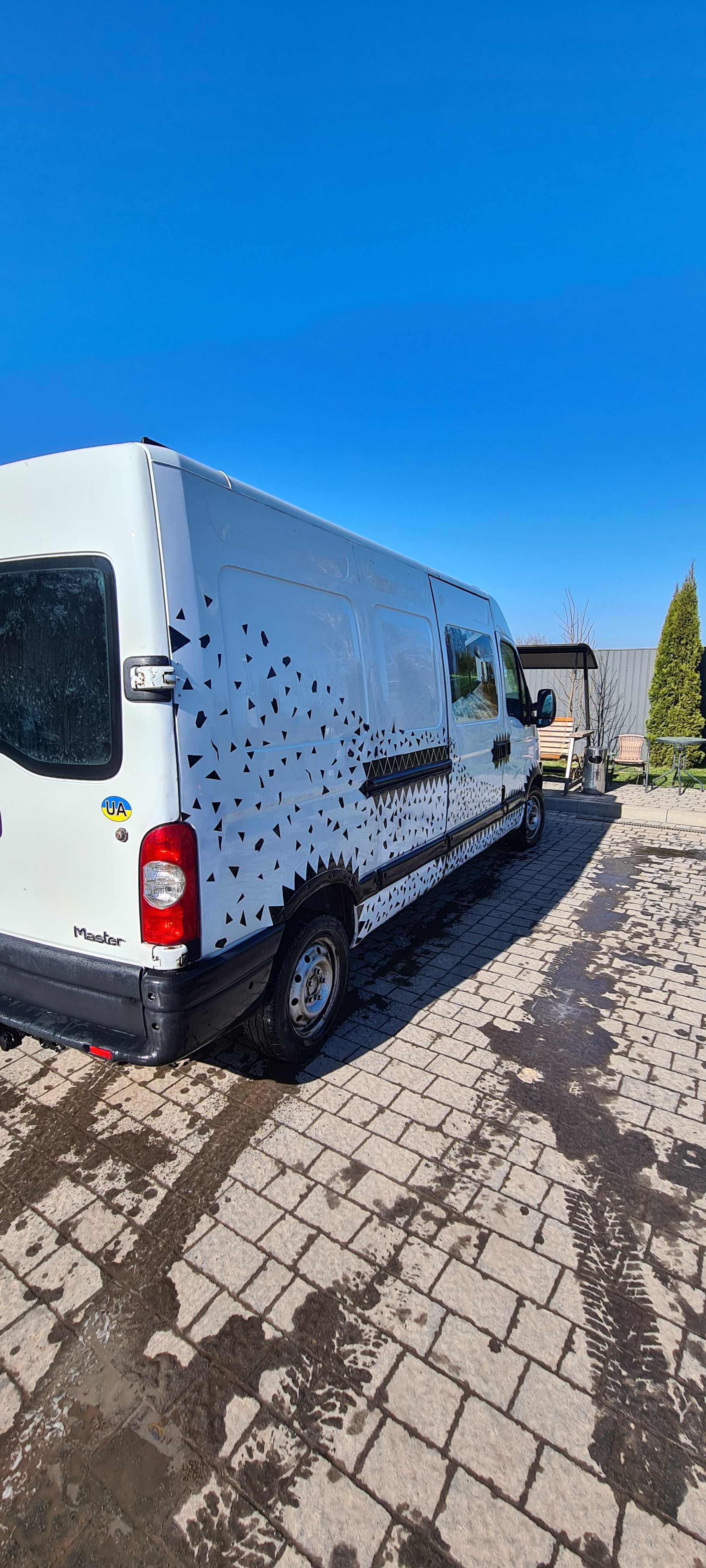 Продам хороший автомобіль Renault Master