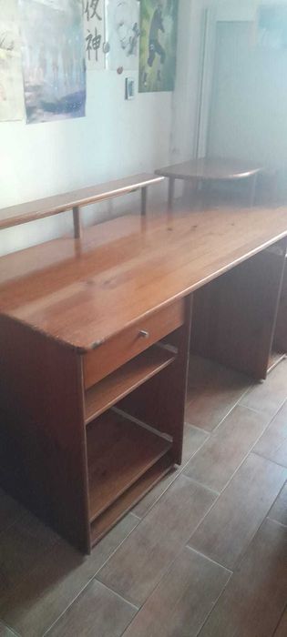 Secretária em pinho