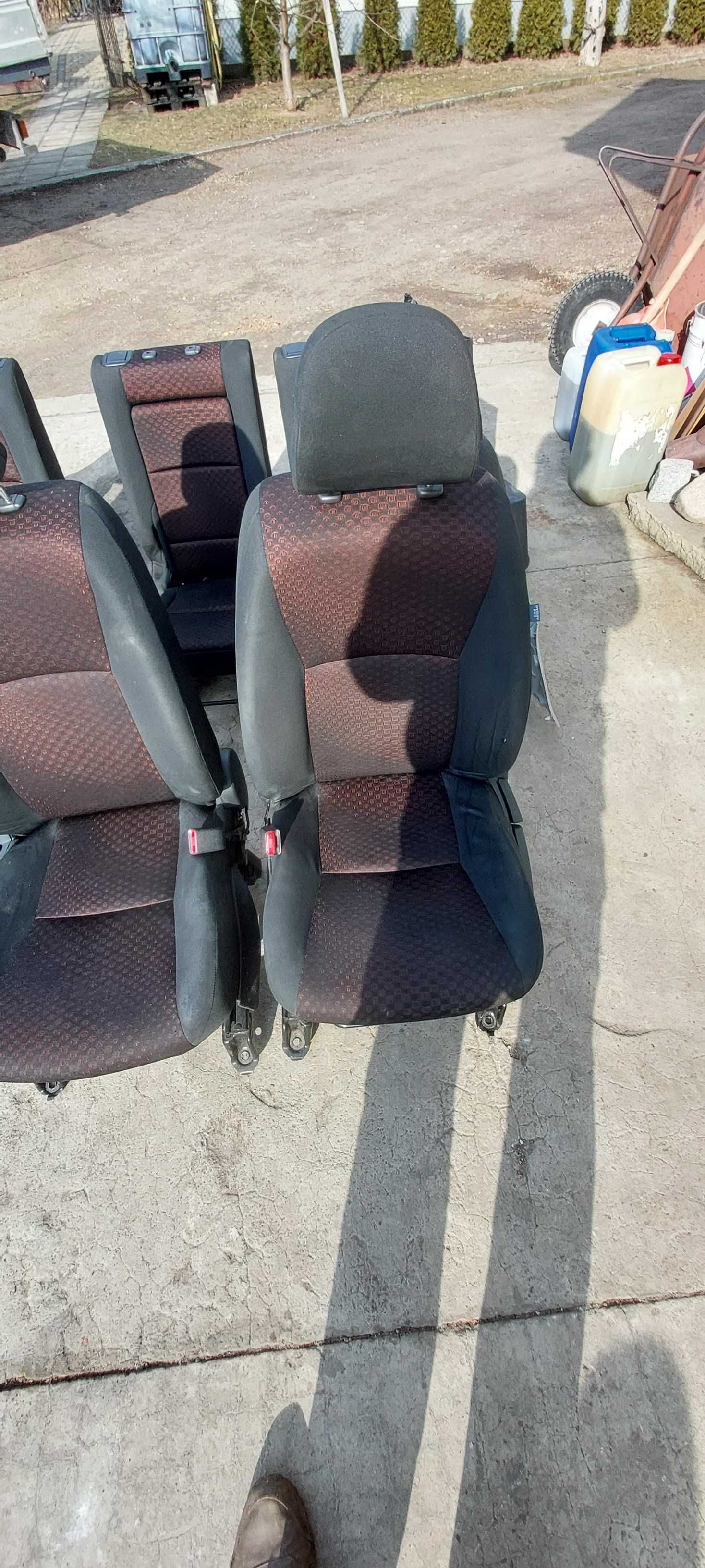 komplet foteli toyota verso
