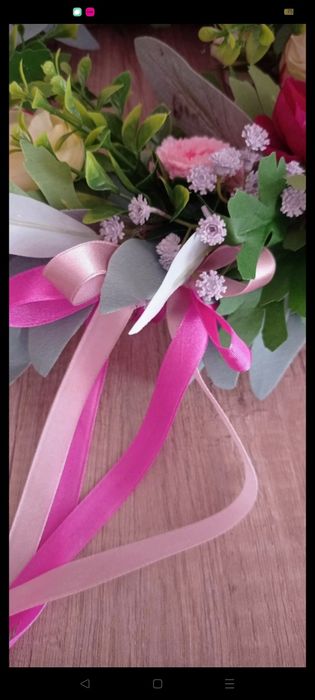 Wiosenny wianek na drzwi