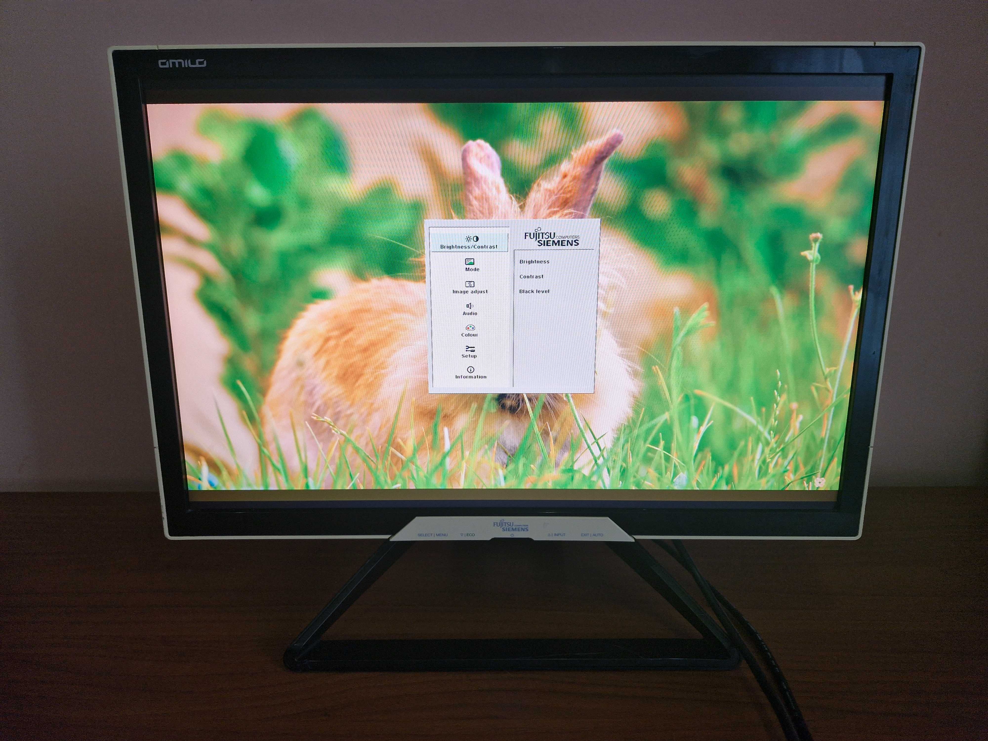 Монітор "22" Fujitsu Siemens AMILO XLX 3220W