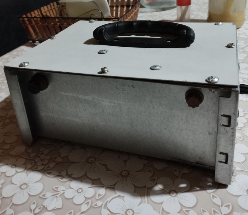 Зарядное устройство