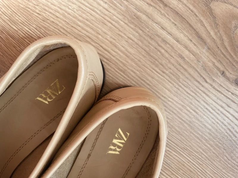Zara skóra naturalna loafers mokasyny złote zdobieni mosiężne jesień