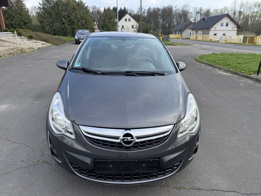 Opel Corsa D LIFT, Grzana Kierownica, Skóry, Nowe Opony, Jak Nowy