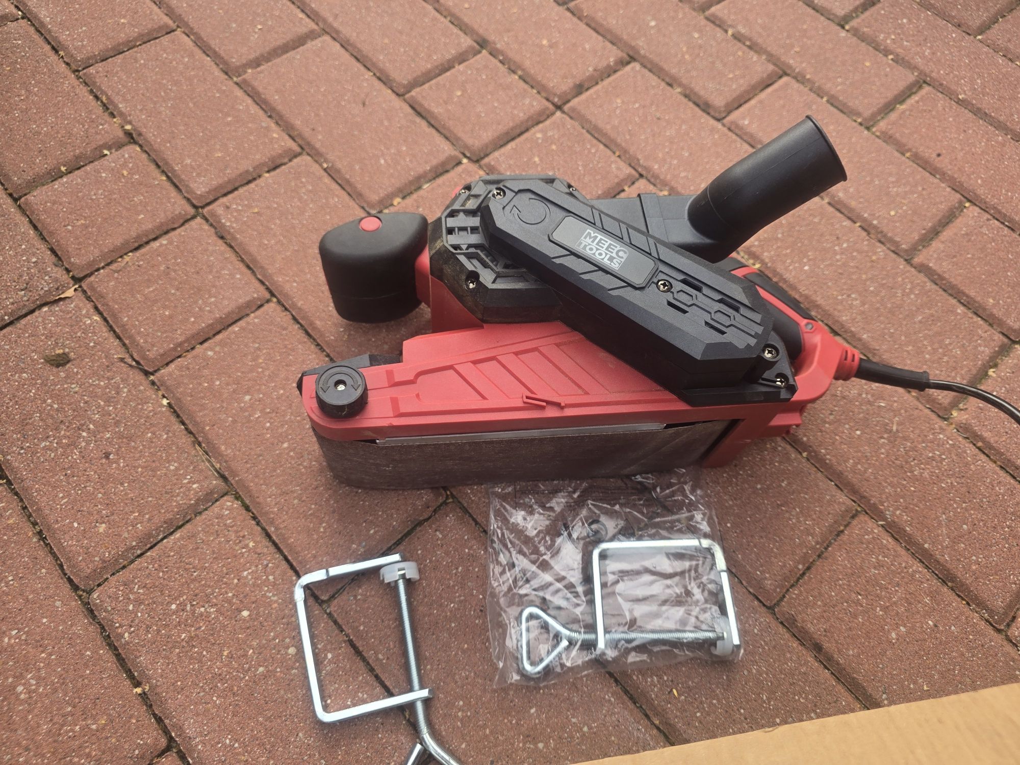 Szlifierka taśmowa MeecTools 900W