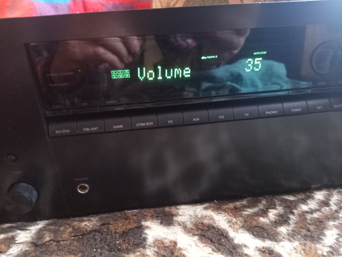 Amplituner. Onkyo 676e. Z funkcjami. sieciowym  wifi