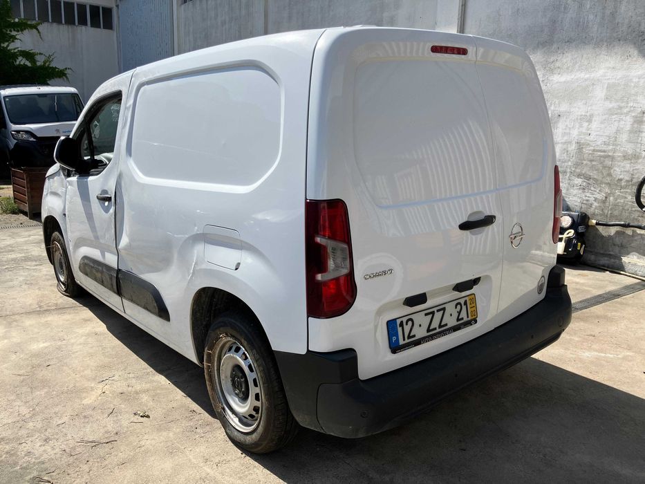 Salvado Opel Combo 1.5D 102hp | 2020 | 59.642 Km