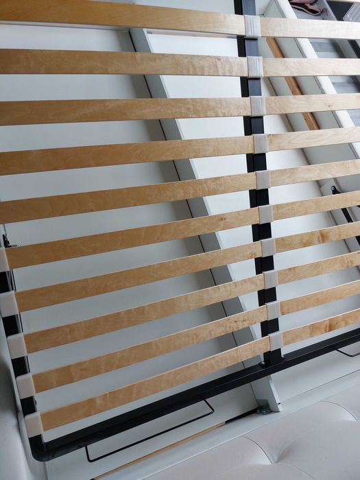 Łóżko tapicerowane, biała ekoskóra 160x200