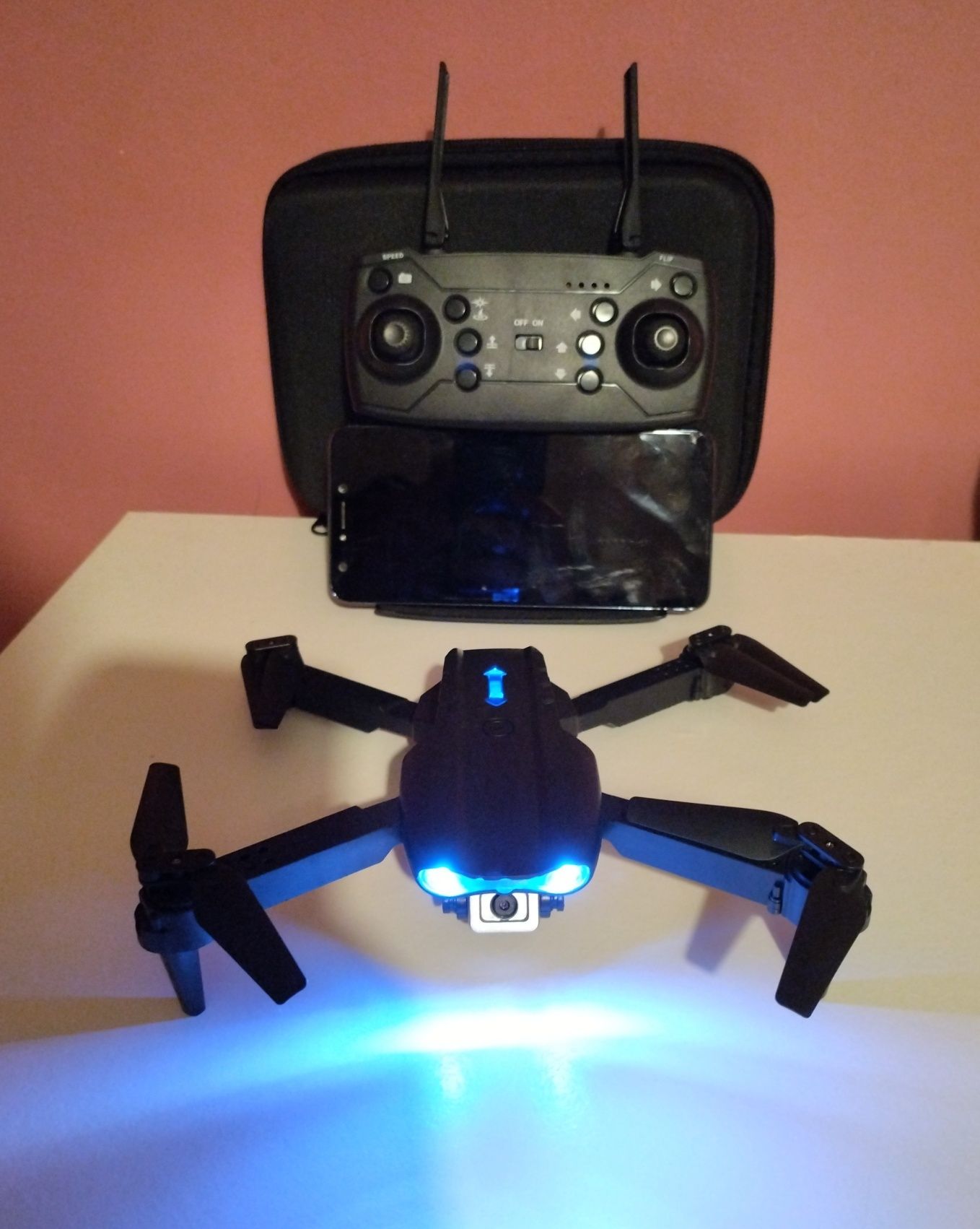 Drone novo com câmera e comando