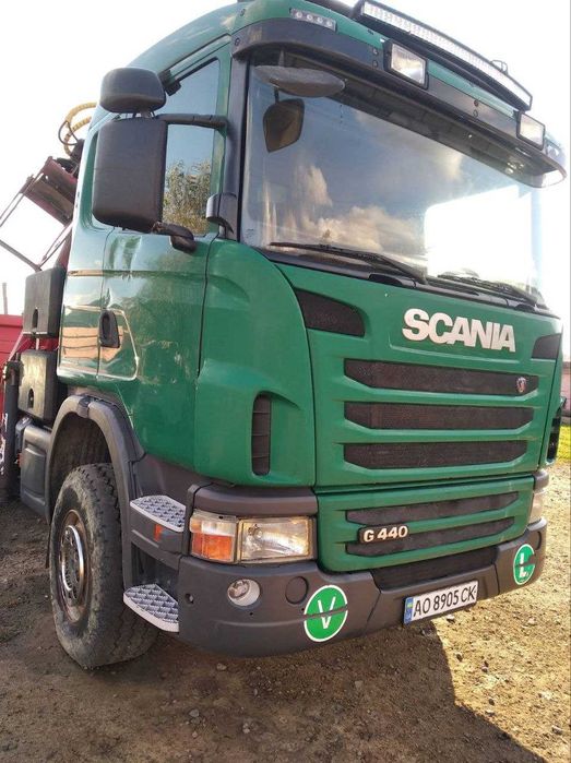 Scania лісовоз з 6х6 маніпулятором