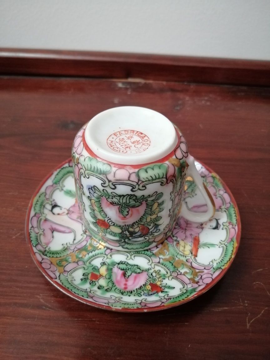 Chávena em porcelana oriental - Louça de Macau