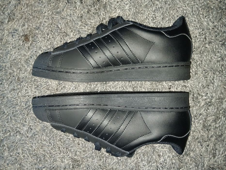 Superstary czarne - Nowe