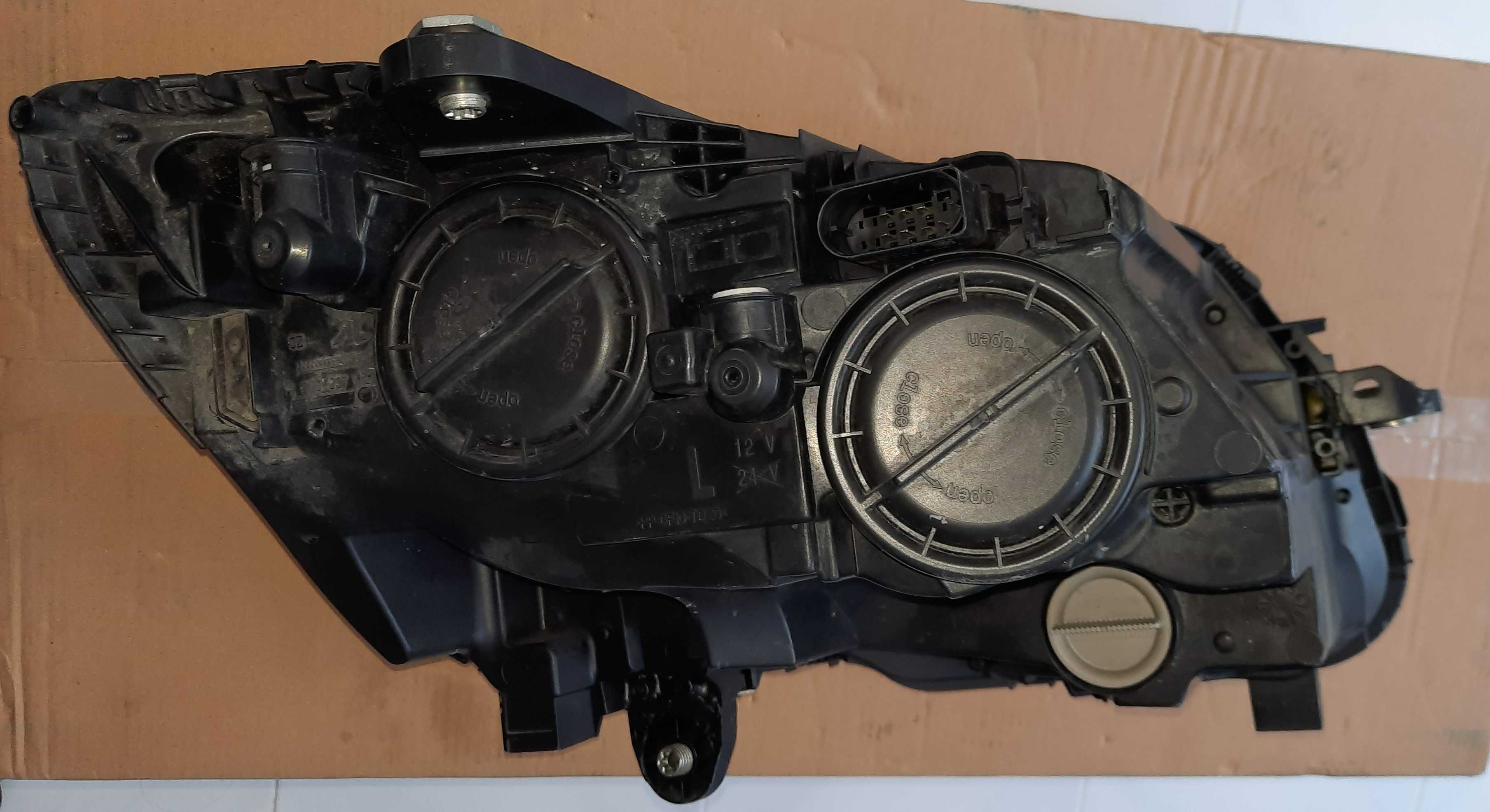 Mercedes C180 - Farol Lado Esquerdo - 2017