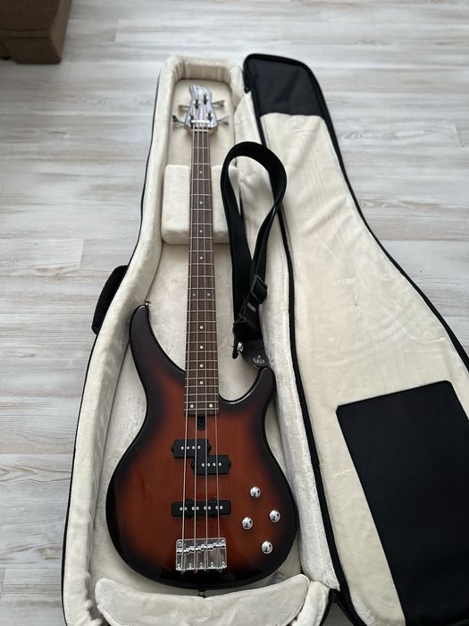 Бас гітара Yamaha TRBX204