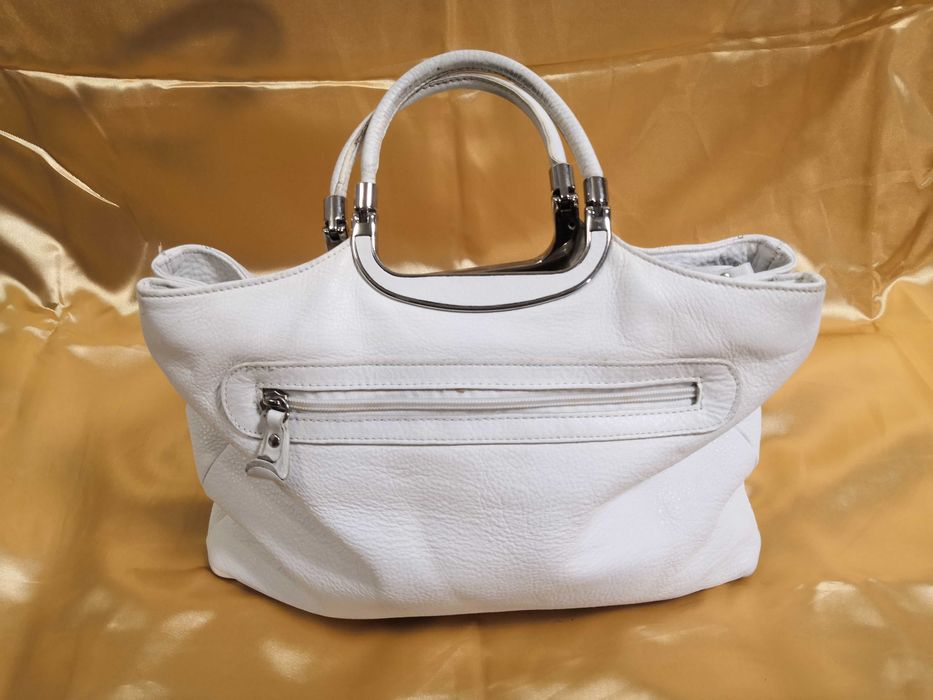 Элегантная белая кожаная сумка Gilda Tonelli, хорошее состояние.