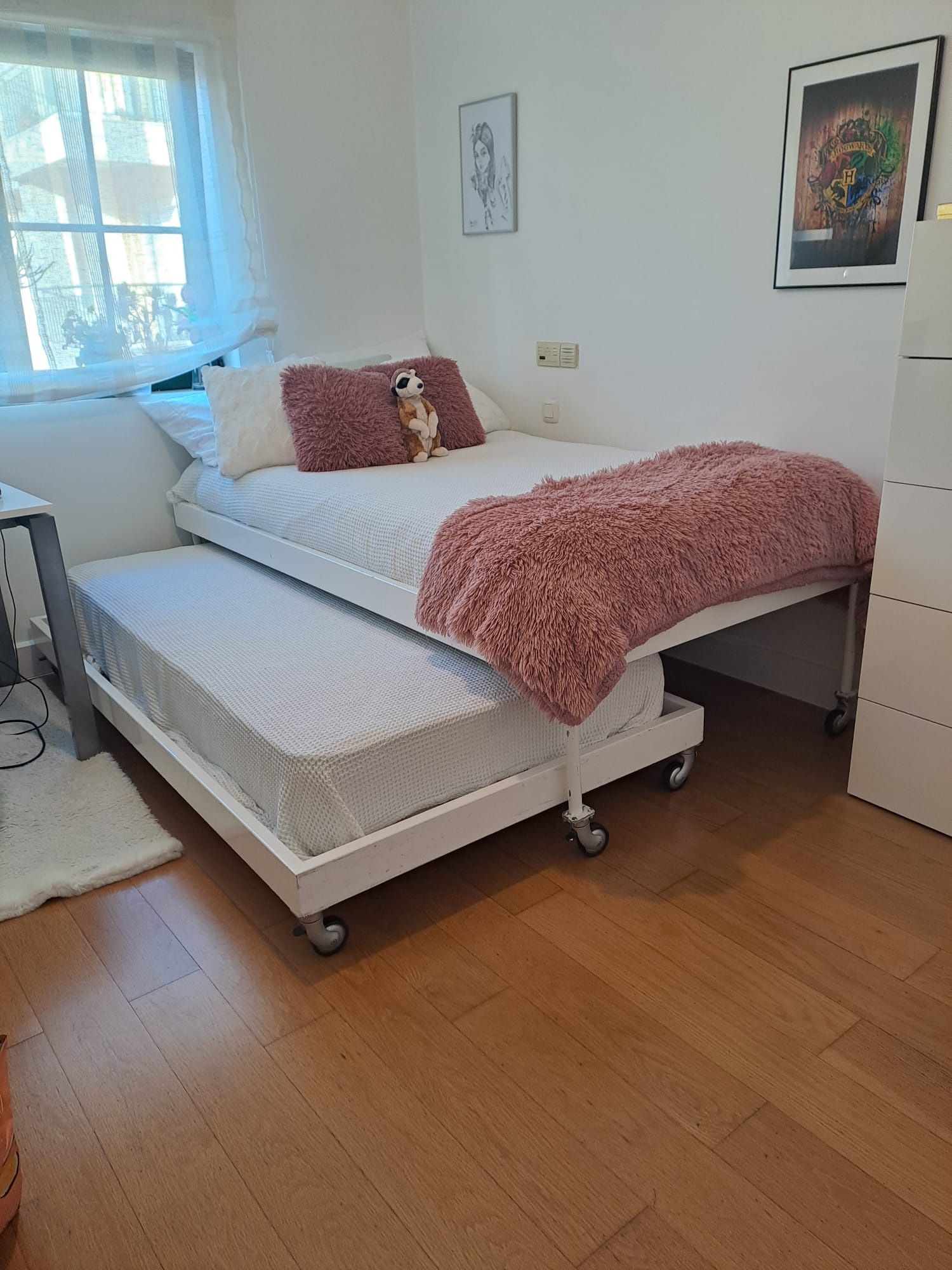 Cama de casal com cama extra