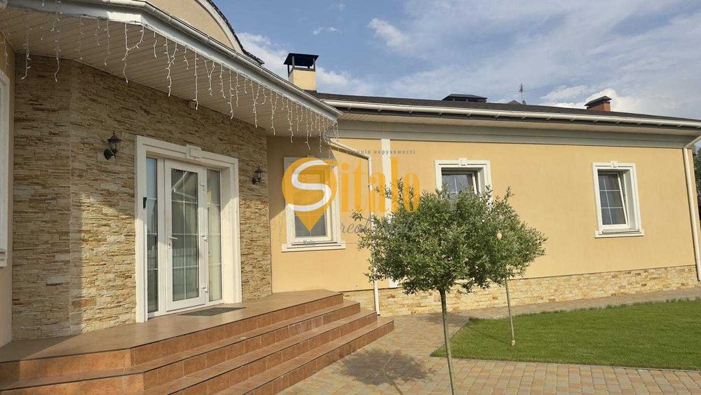 Продається будинок з виходом на воду в закритому містечку на Осокорках
