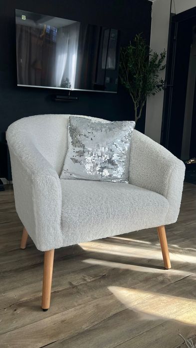 Fotel BOUCLE + pufa