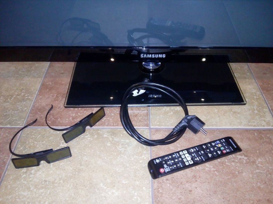 Telewizor Samsung 51" 3D Full HD, model PS51E550D1W + okulary 3D