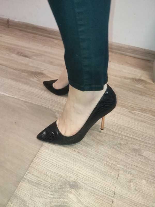 buty na obcasie rozm. 37 firmy Reserved