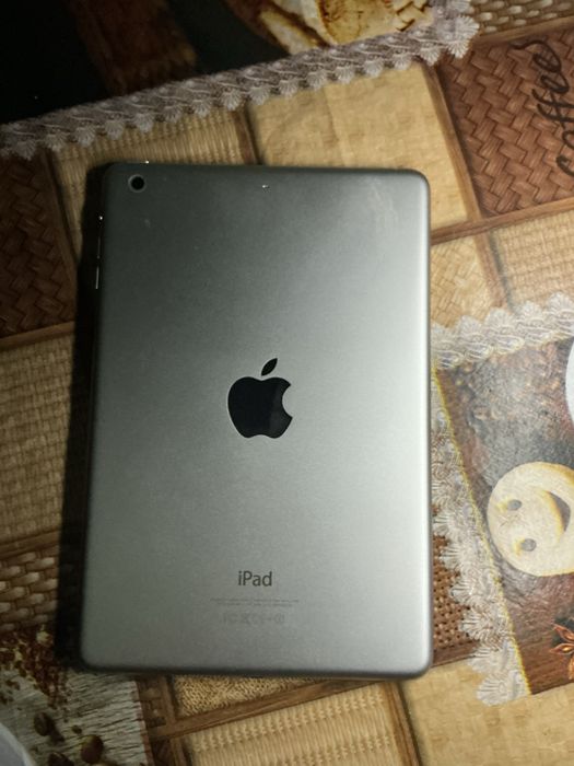 Планшет iPad mini 2, модель ME279LL/А