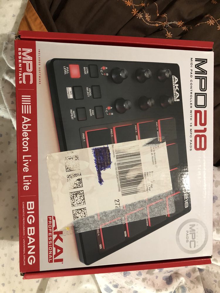 Akai MPD218 Controlador