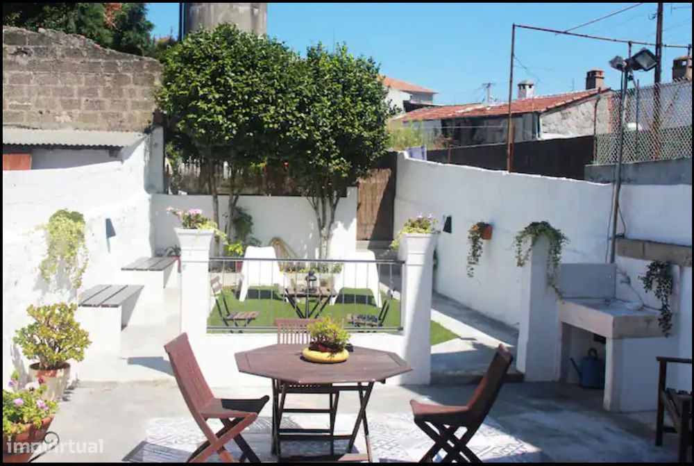 Apartamento T1 (Agua,luz ,TV e internet incluído no preço)centro Porto