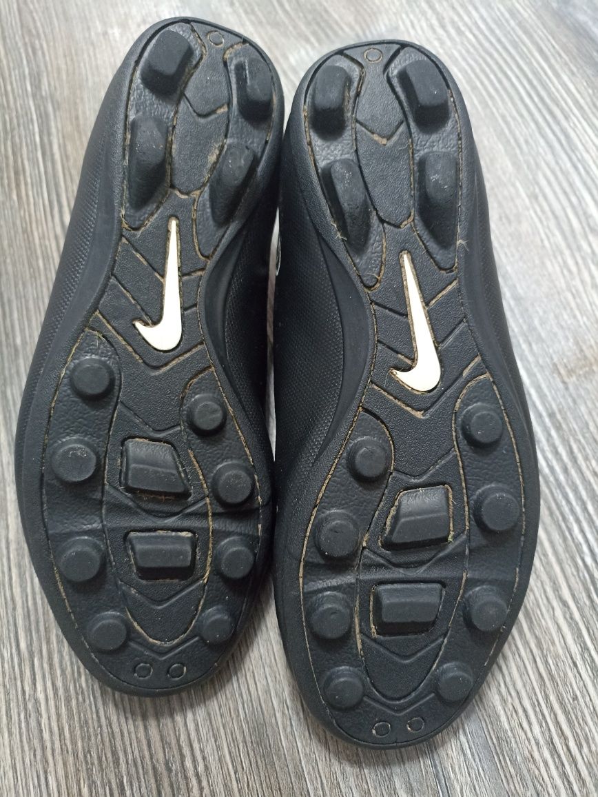 Buty do piłki korki Nike 36.5