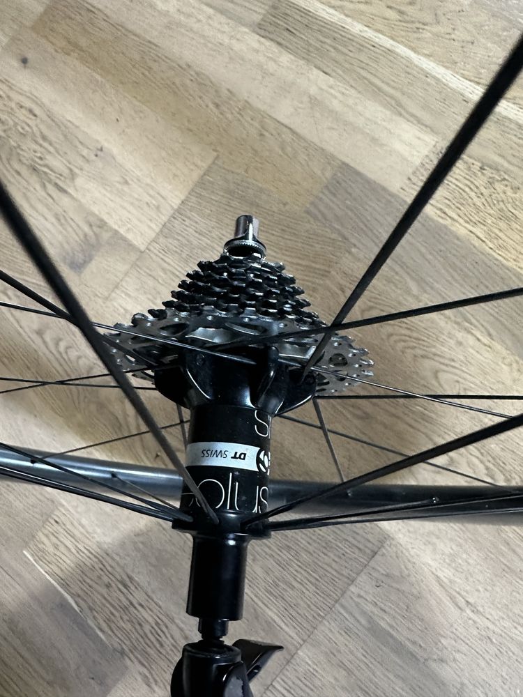 Koła Bontrager Aeolus 7 Carbon - jak nowe