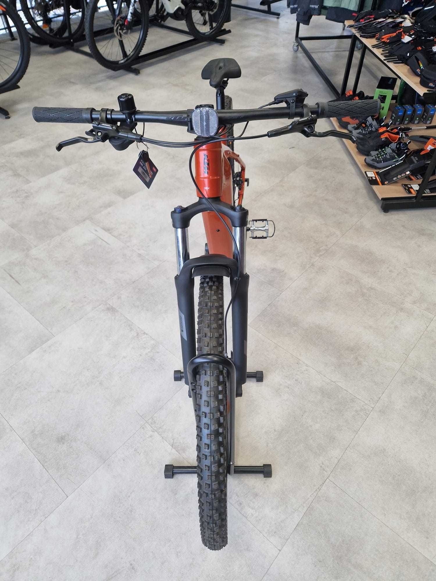 KTM Macina Team 793