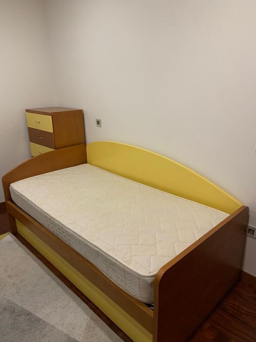 Cama solteiro e camiseiro