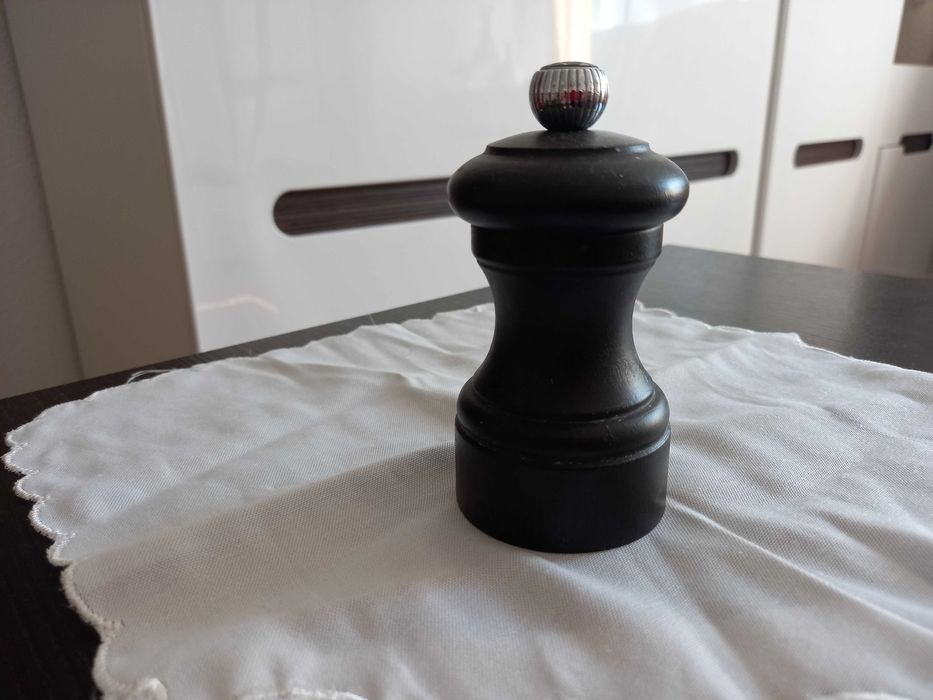 Peugeot Paris 10 см млин для перцю коричневий дерево млинок Франція