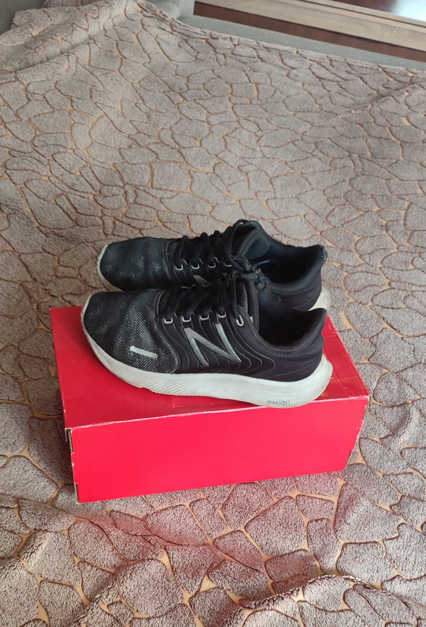 Adidasy buty New Balance 37.5