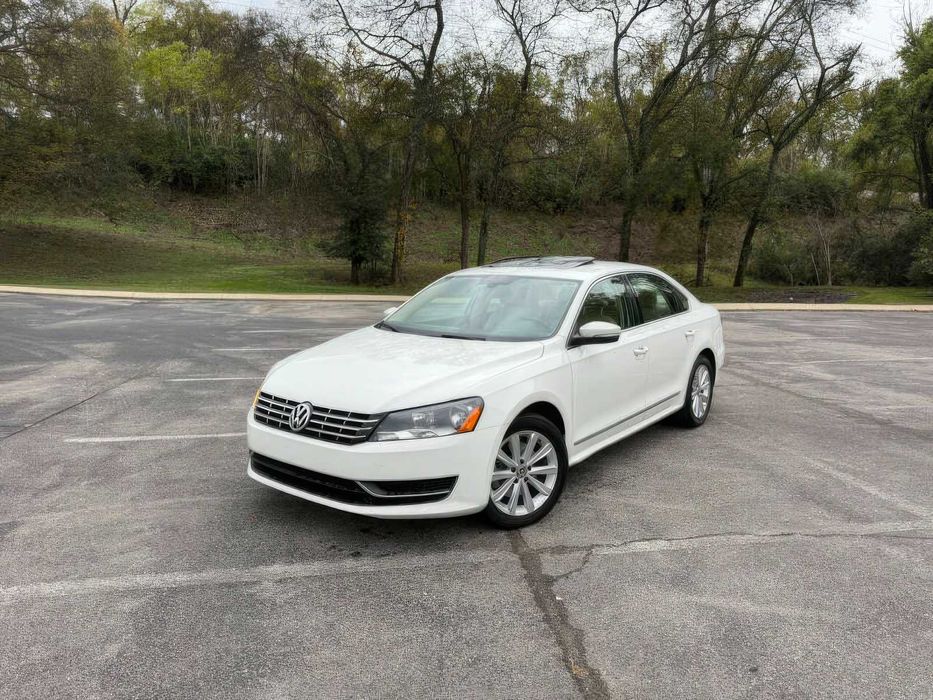 Volkswagen Passat SEL Premium      2013