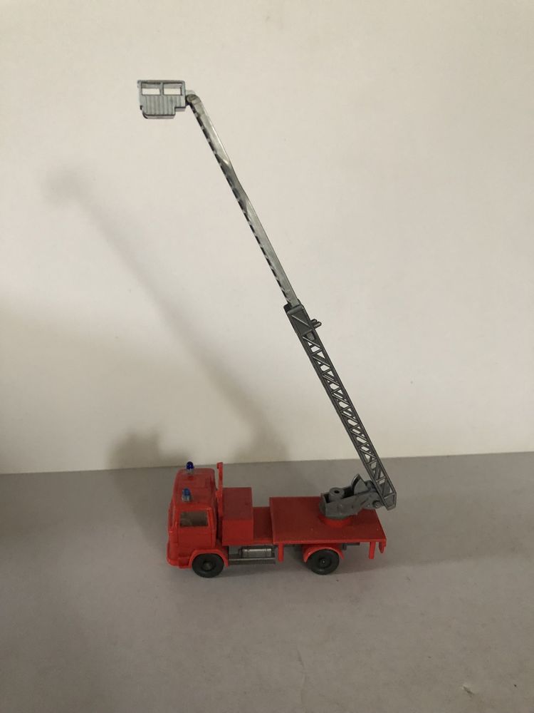 Miniatura mercedes dos bombeiros