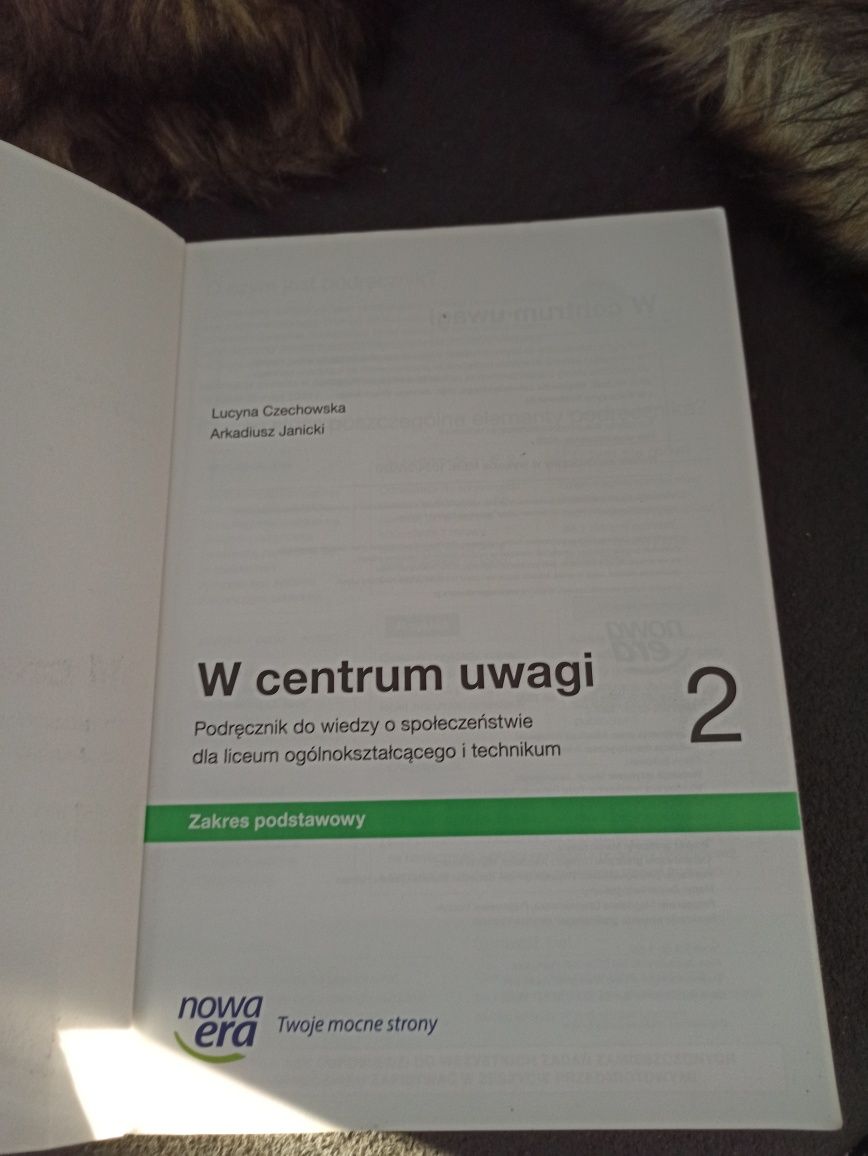 W centrum uwagi Wos wiedza o społeczeństwie klasa 2 liceum podstawowy