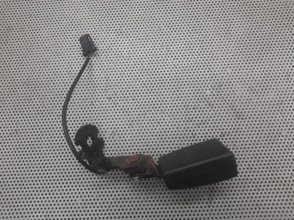 Encaixe de cinto trás esquerdo AUDI A1 (8X1, 8XK)