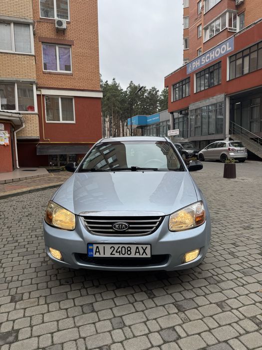 Кia cerato на повному ходу