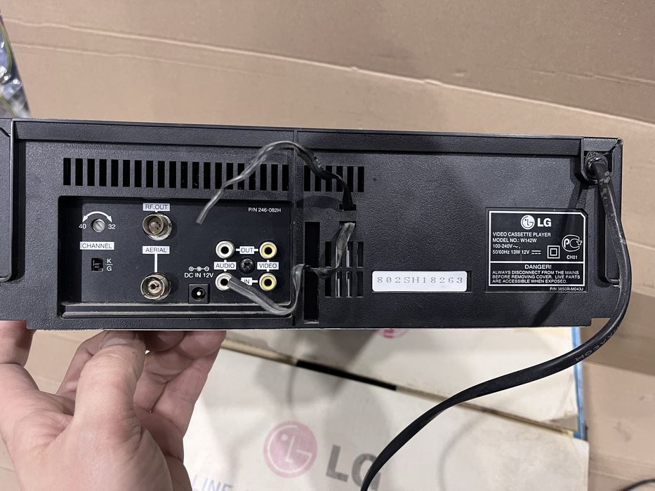 Видеомагнитофон LG в родной коробке