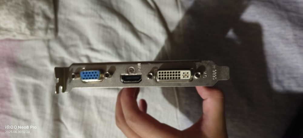 Placa grafica AMD Radeon 545064283923616386122