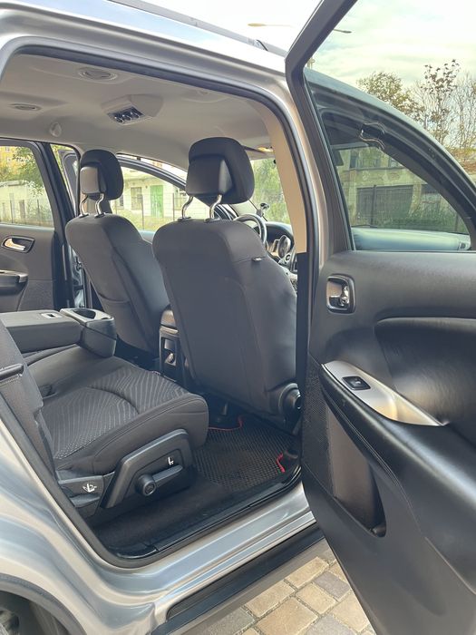 Dodge Journey 2017 — авто, створене для доріг та вражень.